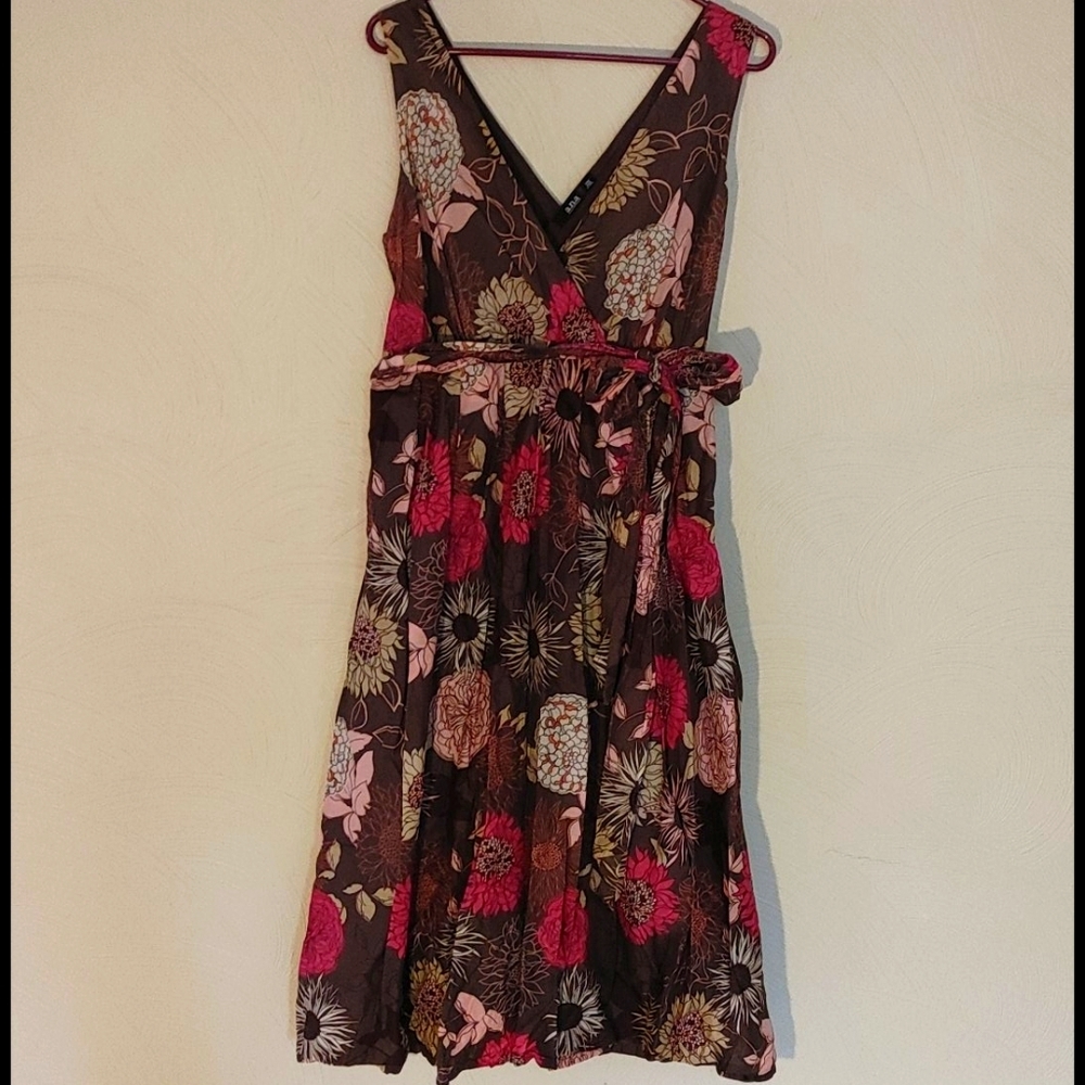 Brown dress w/ Floral Pattern